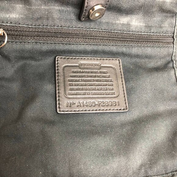 Coach Hadley Signature Duffle, Model F28981, AUTHENTICATED - Picture 10 of 16